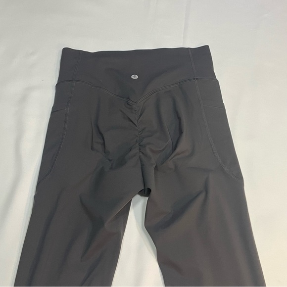 HALARA Leggings in Volcanic Ash, Sz XS. Full length - Picture 8 of 8